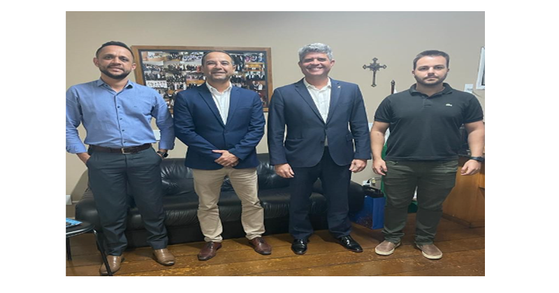 OAB Campos recebe Superintendente Regional da CEF