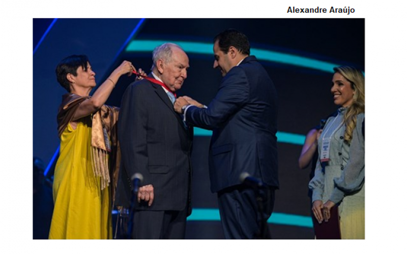 Em Conferência Nacional da OAB, Bernardo Cabral recebe Medalha Rui Barbosa