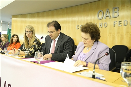 OAB assina termo de compromisso pelo fim da violência contra a mulher