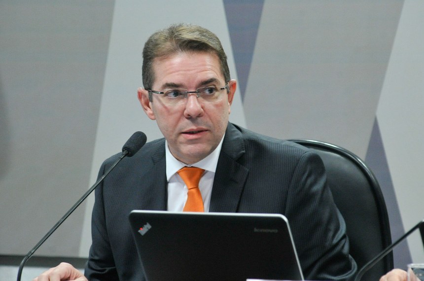 Senado aprova indicação de Marcelo Navarro para o STJ