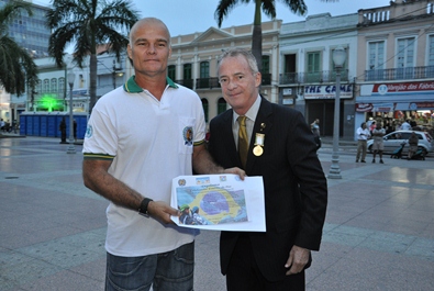 Diretor da Esa Campos Djalmo Tinoco participou solenidade de entrega de medalhas na Associação dos Ex-Combatentes