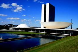 CCJ da Câmara aprova projeto que criminaliza violação de prerrogativas