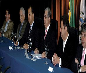 Governador e três ex-governadores do Estado prestigiaram a cerimônia de posse no TCE-RJ