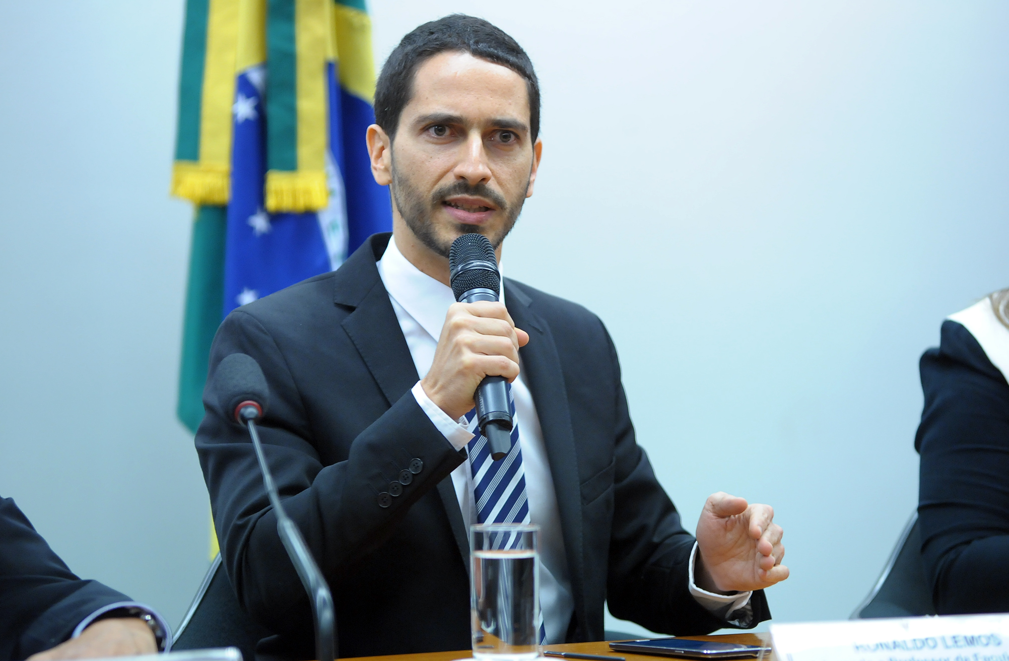 Advogado alerta para inconstitucionalidade de retenção de dados de usuários de internet