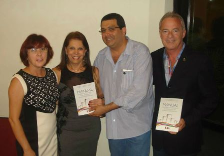 Advogados lançam livro na UCAM