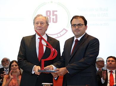 Presidente do STF é homenageado nos 85 anos da OAB e destaca importância da entidade