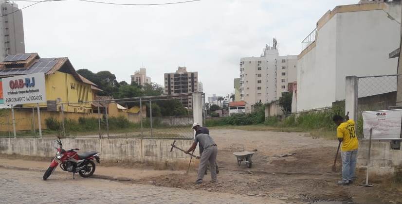 Obras no estacionamento da OAB Campos