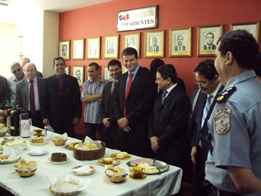 Presidente da OAB Campos reúne autoridades para café da manhã na Casa do Advogado