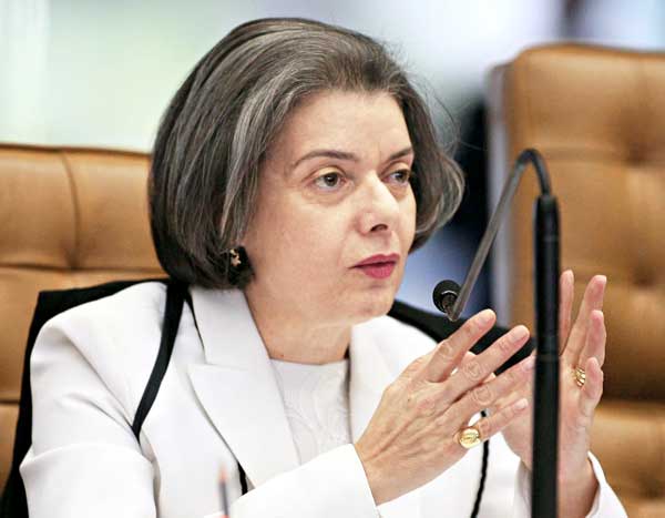 Cármen Lúcia suspende parte da Lei dos Royalties