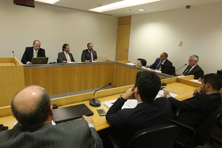 Comissão discute criação de cadastro nacional para monitorar violação de prerrogativas