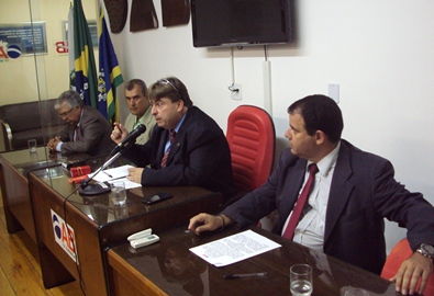 Novos advogados recebem carteira na OAB Campos