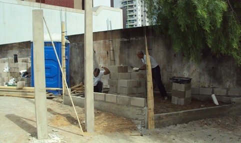 Iniciada as obras no estacionamento da OAB Campos