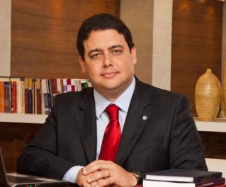 Lei da Terceirização transforma exceção em regra - Felipe Santa Cruz