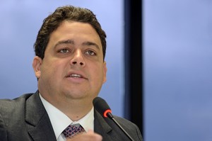 Presidente da OAB/RJ, Felipe Santa Cruz em Campos, amanhã (29)