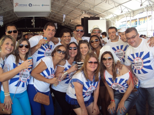 Na rede: Direito ao Samba e feijoada na cidade do samba